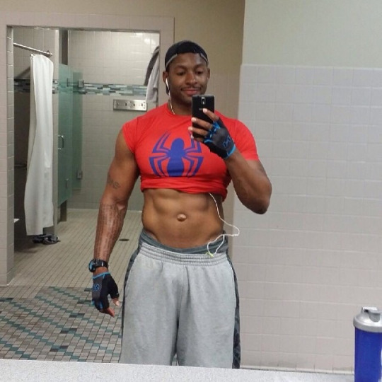 hoodfreak:  These “ballers” r freaks!