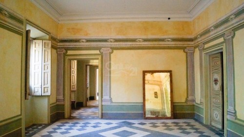The Osuna Palace in Aranjuez  The Osuna Palace in Aranjuez is a neoclassical building that was built
