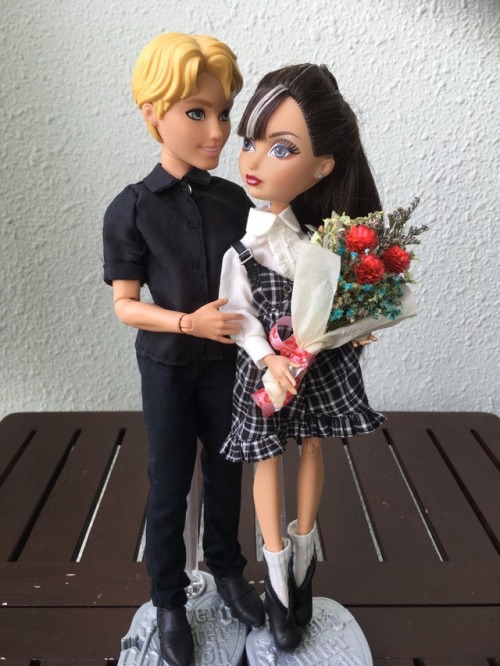 oki-doll: Daring had been asking his florist (me) for a bouquet, but the ones I made in the past wer