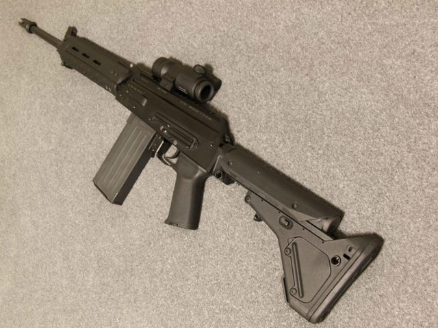 gunrunnerhell:  Custom Vepr A heavily modified Vepr .308. Although it looks like