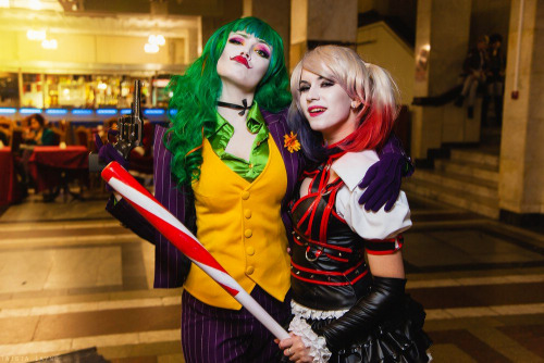 thefingerfuckingfemalefury:jennyrage:thefingerfuckingfemalefury:thegeekcritique:Female Joker Cosplay