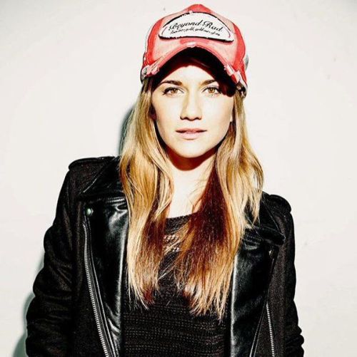 rainbowsandmorerainbows:  Elise Bauman… that’s all I have to say. 