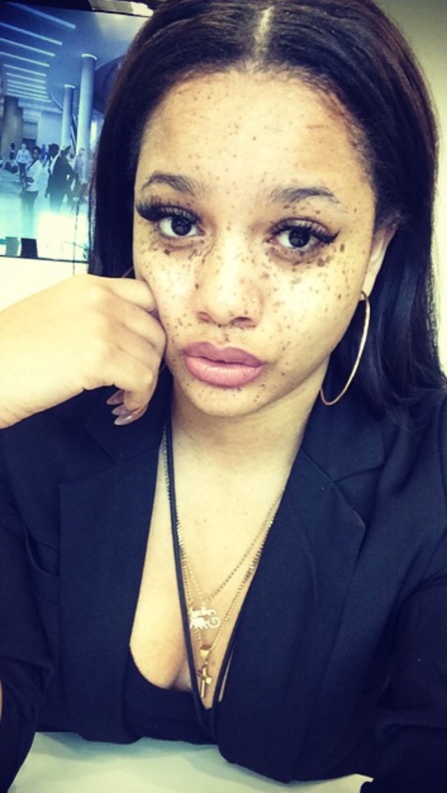 golden-browncrown:blackkginger:  Me  🙏All praises due