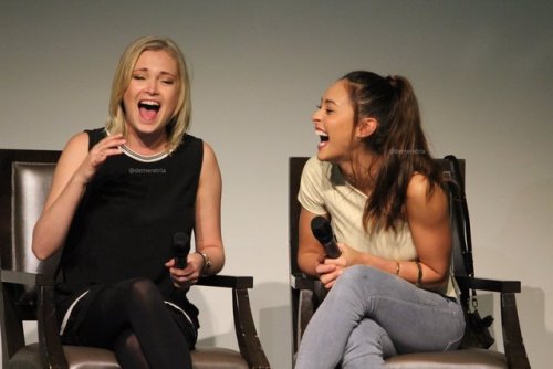 elizataylorsource: ||  HQ pictures of Eliza and Lindsey at the “We Are Grounders 2″ Con in Toulouse,