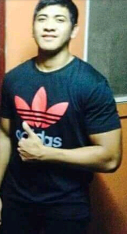 dtfnewzealand:  Michael , hot tongan boy with short fat cock 