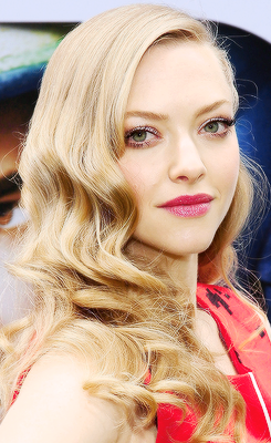 amandaseyfriedsource:                                     Amanda Seyfried - ‘Epic’ screening in NYC 