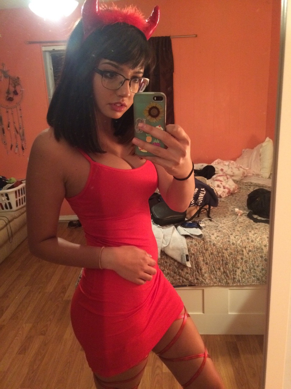 girlswithglasses:  71014, fellow tumblr 