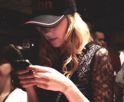 n-a-r-r-a-d-o-r-blog:  Sophia In : Iphone 