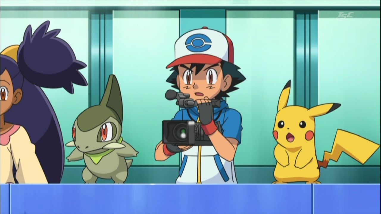 chatsy88:  Out of context this would look like Ash is filming something with an expensive