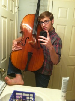hashslingingslashporn:  zanetehaiden:  zanetehaiden:  zanetehaiden:  Why cello there  This has 130 notes.Y’all need to chill this wasn’t that funny  This is the post that put me over 500 followers. I hate everything  my friends say we look violin-tly
