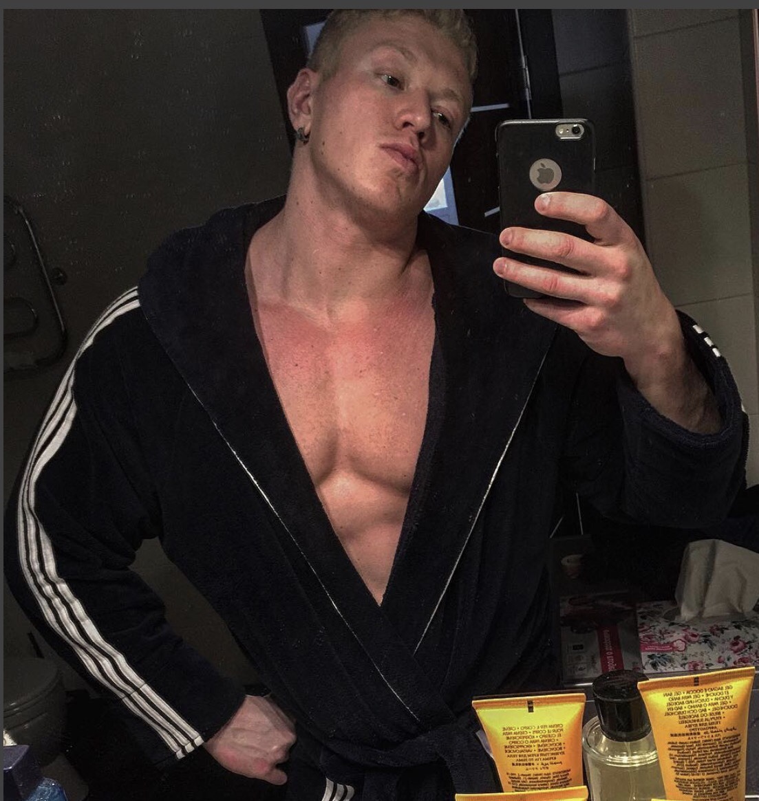 hotsexymenxxx:Nikita Komarov