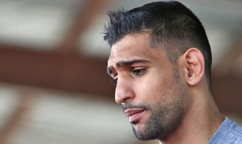 daxxpr: fuckyoustevenpena: He’s NAKED! British professional boxer Amir Khan had a Skype webcam