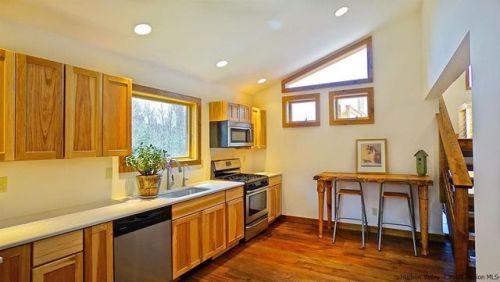 kyleecarrigan:  @mossyoakmaster. Dude. Look at it. 😍… I hate that the kitchen is basic as fuck but other than that. 🙌🏼  Holy shitttt 😍😍that’s amazing!! And yea that kitchen is horrible it needs to be better haha