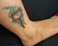 fuckyeahtattoos:  Marvel Mjolnir done by