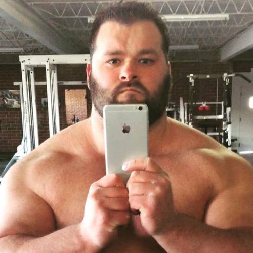 littlebuddhacub: blackonyxstone: Selfie Those chubby cheeks slay me, no matter how lean he gets&hell