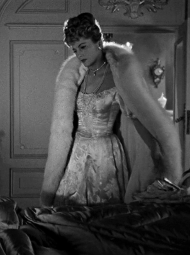Joan Fontaine In LETTER FROM AN UNKNOWN WOMAN (1948) Costume Design By Travis Banton 