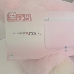 starryblush:  my DS is here!!!! ≧﹏≦