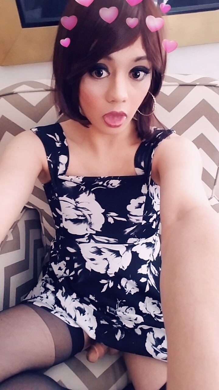 sissyboydani19:  Got my makeup done 😊😉