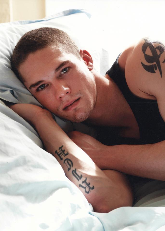meniloveat5280:  Follow for over 80,000 examples of The Art of Man. 