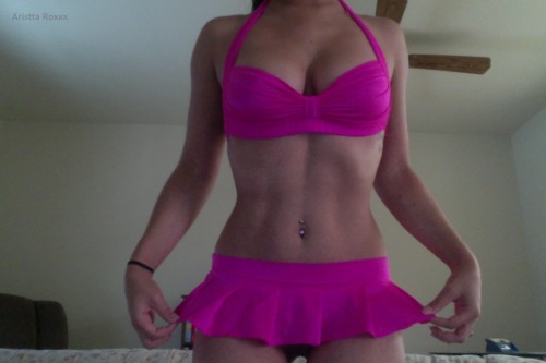 aristtaroxxx:  I used to strip in this itty bitty skirt  http://aristtaroxxx.tumblr.com