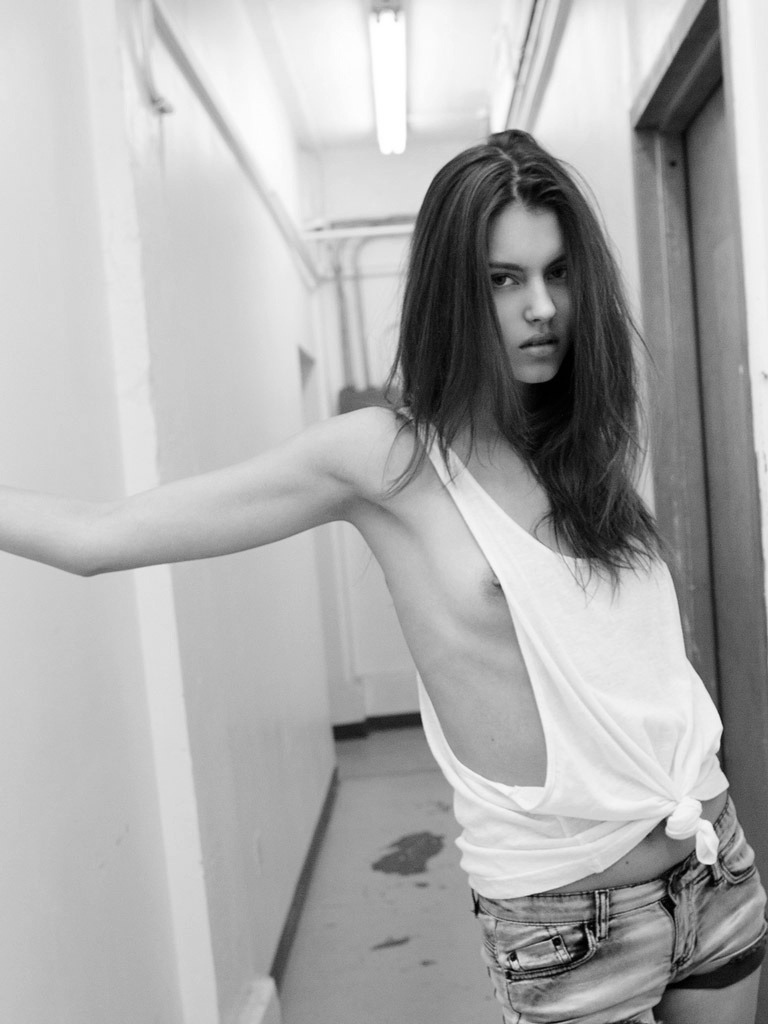 Braless Babes - #NoBraRevolution