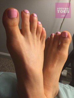 feet44love:  My girl Theresa got bomb feet,