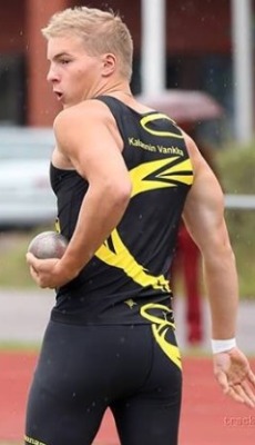 jockbrad:  All things sports gear … swimmers, wrestlers, football players, speedos and spandex! http://jockbrad.tumblr.com/ 