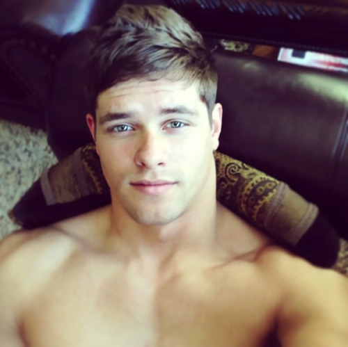 marapiscf:  Austin Miller23 yo, 6′4, 200 lbs