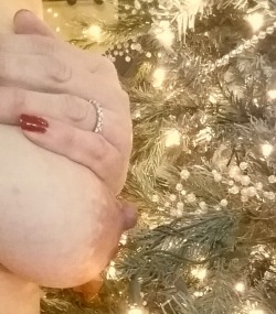 beingbellabae:  12daysofxmas:  Five……..Shiny……..Blings……..