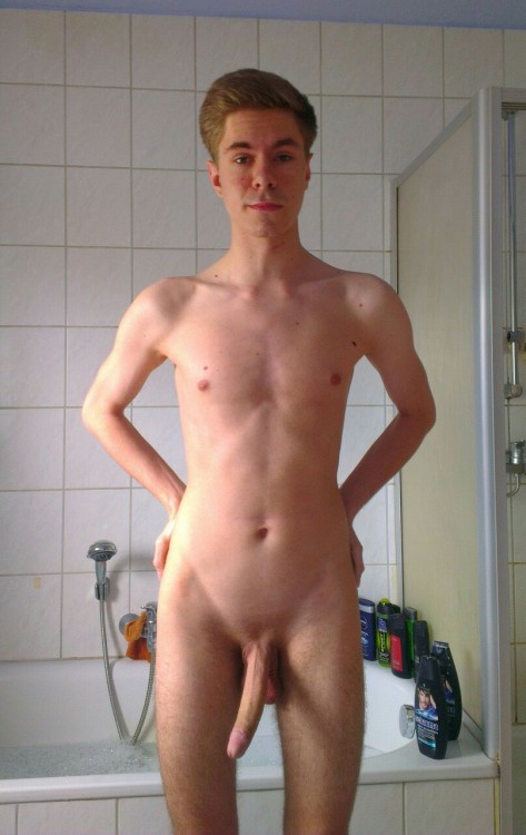 brainjock: Looooong Dong German! This young str8 dude just started working as a male nurse and is on