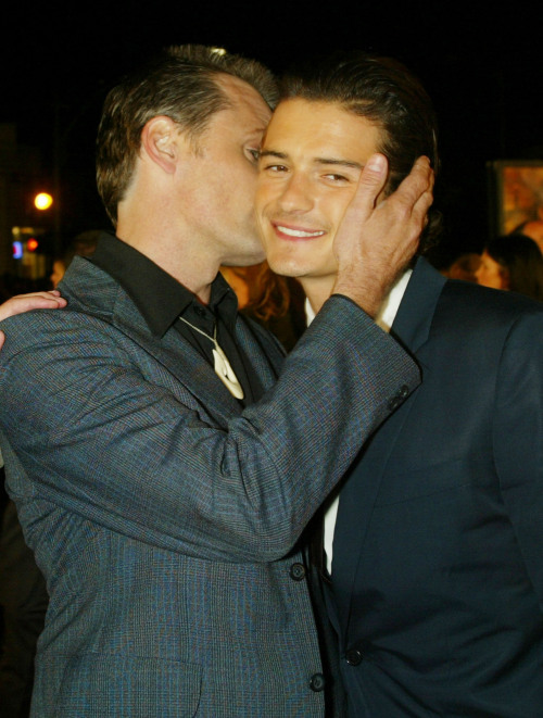 bohemea: suicideblonde: Lord of the Rings boys loving on each other *passes out*