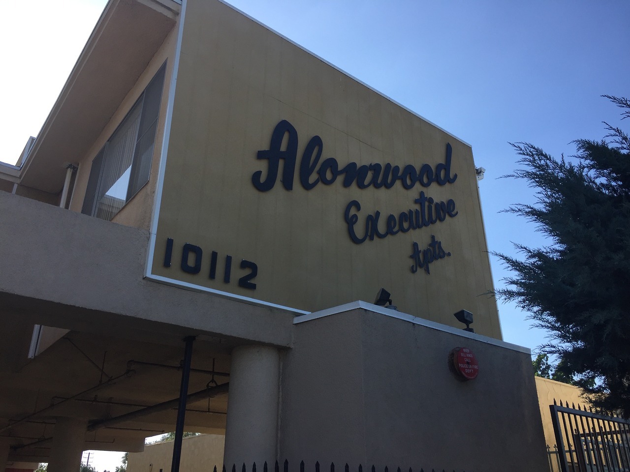 Alonwood Executive Apts., Bellflower