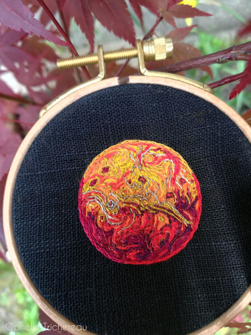  “Mars”I took new pictures of my tiny embroidery of Mars.I’m always looking for th