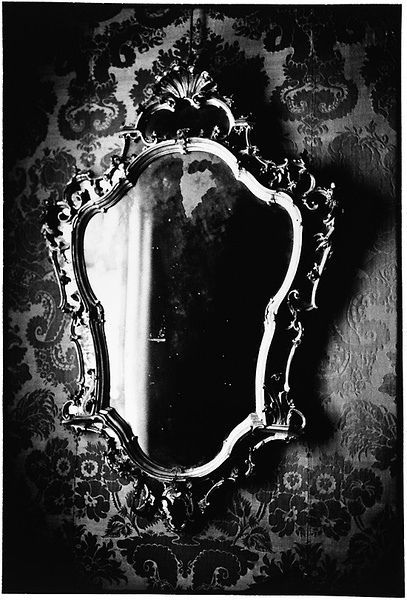 spookyloop:Mirror #2 by Zoe LeonardMetropolitan Museum of Art, 1990Gelatin silver print(Source)