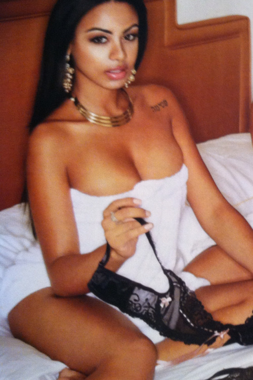 fckyeahprettyafricans:  Cape Verde  Twitter: https://twitter.com/AnaliciaChaves