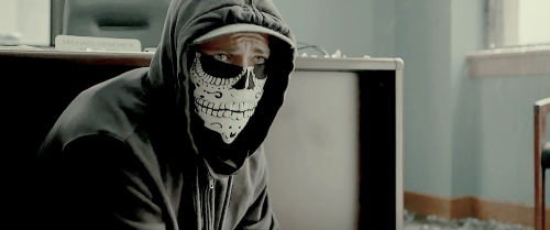 @cringingcalum​ requested: hayden christensen in american heist + bandanna