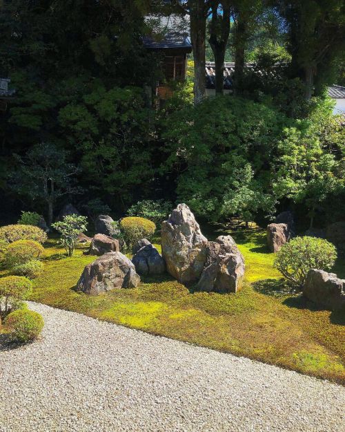 春日大社貴賓館庭園 [ 奈良県奈良市 ] Kasuga Taisha Shrine Kihinkan Garden, Nara の写真・記事を更新しました。 ーー平城京の時代から続く奈良を代表する世界