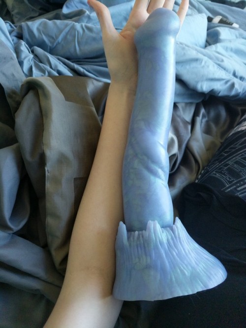 dysgalty:It’s so fucking huge