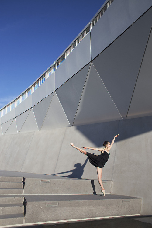 innerkitri27:Dancer: Alisa KorkhinPhoto by Jonathan Taylor