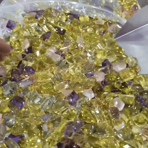 nat-stimmy: Yellow fancy cut quartz! (SOURCE)