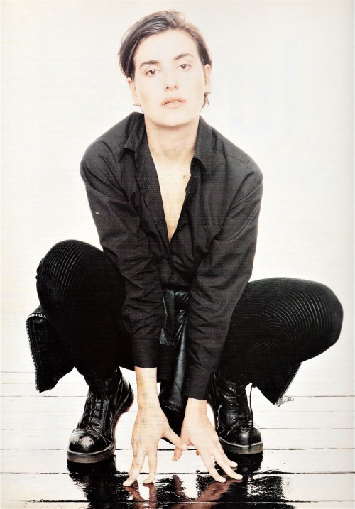 cinematic-portraits:Elastica’s Justine Frischmann photographed by Miles Aldridge.From Sky Magazine, 