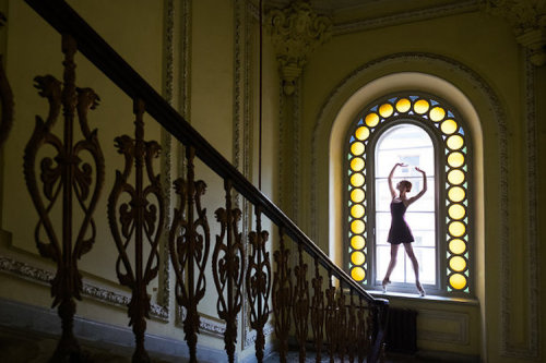 mymodernmet:Ballerina Combines Intricate Beauty of Russian Ballet and Architecture