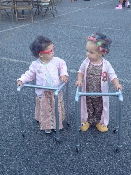 lolfactory:  I’m a little late, but here’s my niece and her friend on halloween.-