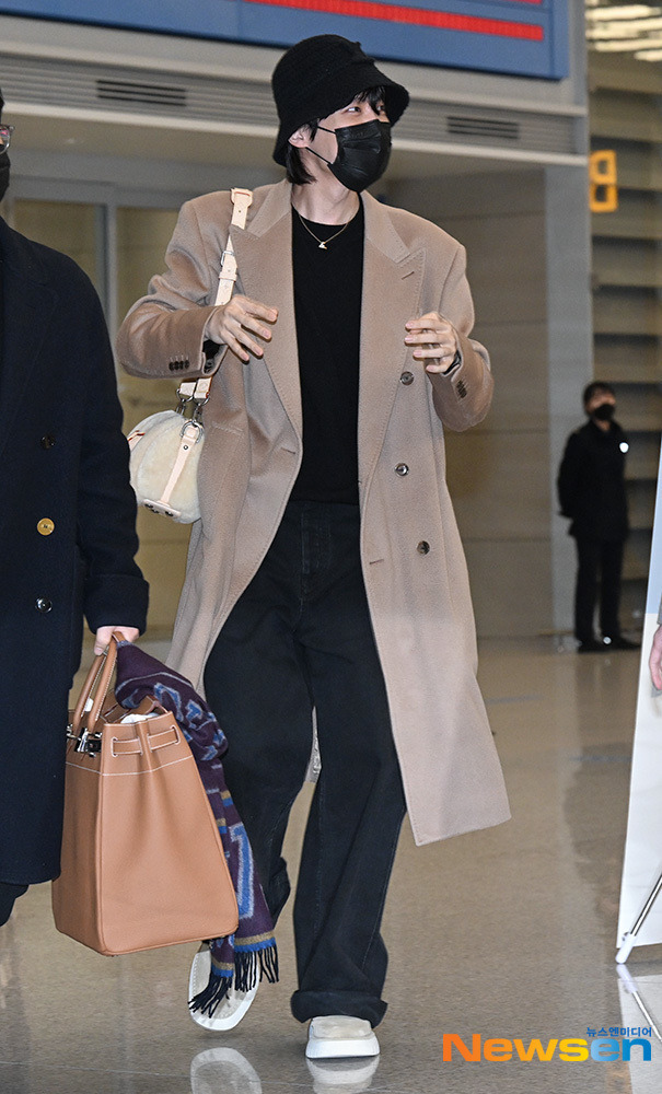 BTS AIRPORT FASHION  Fashion, Airport style, Hope fashion