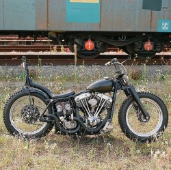 lowbrowcustoms:Kenny’s Shovelhead @lesko13