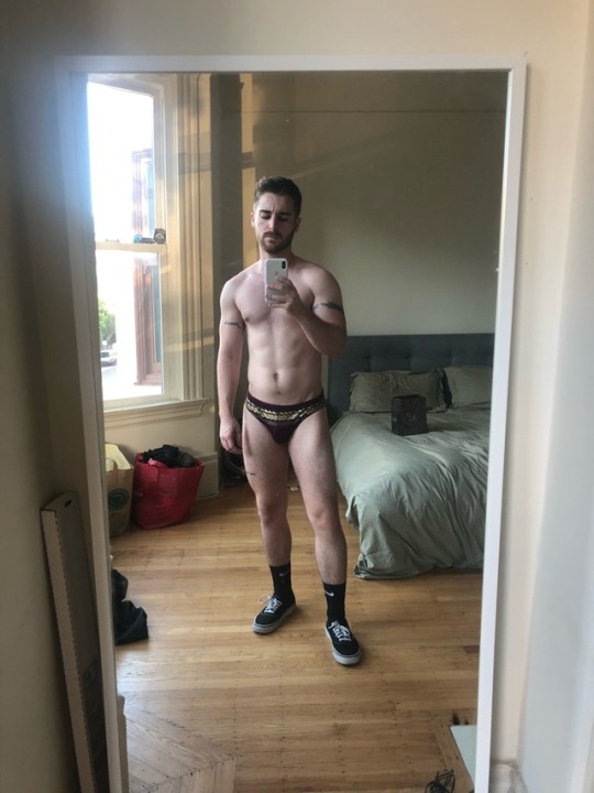 bring-it-off:   left or right? insta @jakeschwalm  