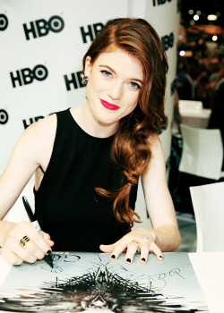 roselesliesource:  Rose Leslie attends the Game of Thrones autograph signing at Comic-Con (2014) 