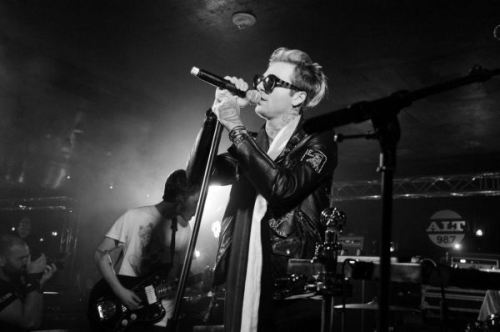 jeremyfreedman:  The Neighbourhood @ the ALTimate Xmas Party 2014