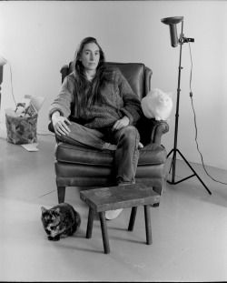 fyeahwomenartists:  “I wasn’t sure I was an artist, so I thought maybe I just was throwing ideas out for people to consider. That took some of the pressure off.” - Jenny Holzer in conversation with Kiki Smith for Interview 