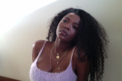 forcoloredgirlswhodgaf:angolanbae:Blackout p.2Hi hello…